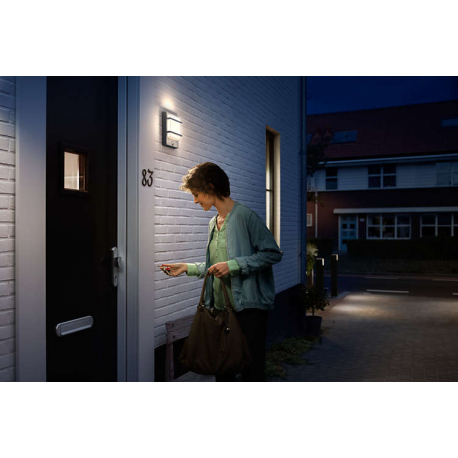 KINKIET OGRODOWY Z CZUJNIKIEM RUCHU PETRONIA 17395/93/P0 PHILIPS